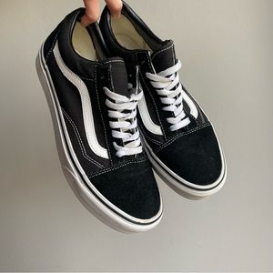 X SOLD X Black+White Old Skool Vans